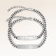 Paar-Armbänder, Set aus zwei Bar-Armbändern in Silber mit personalisierter Gravur, von Mon Chou