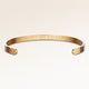Personalisiertes Bangle Goldarmband mit Platz für Gravur von Text oder Koordinaten